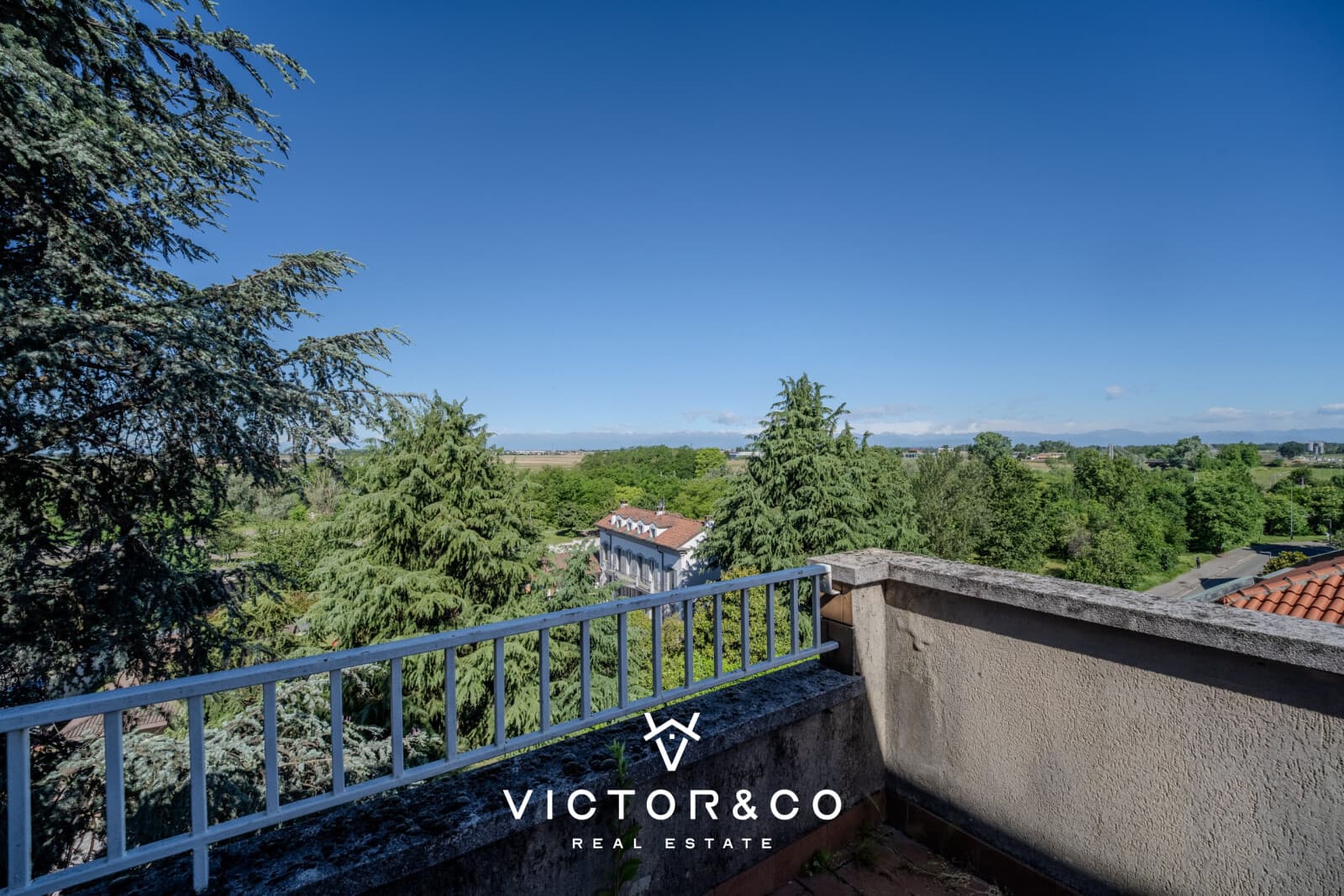 Terrazzo con vista, attico Novara