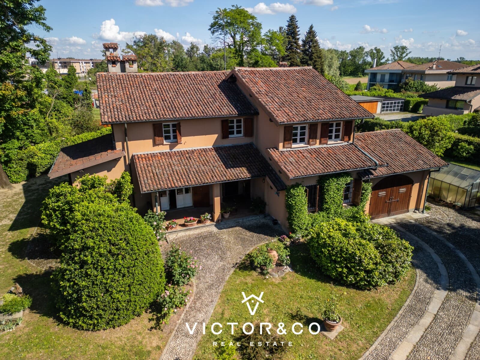 Villa con parco a Novara Bicocca, vista aerea