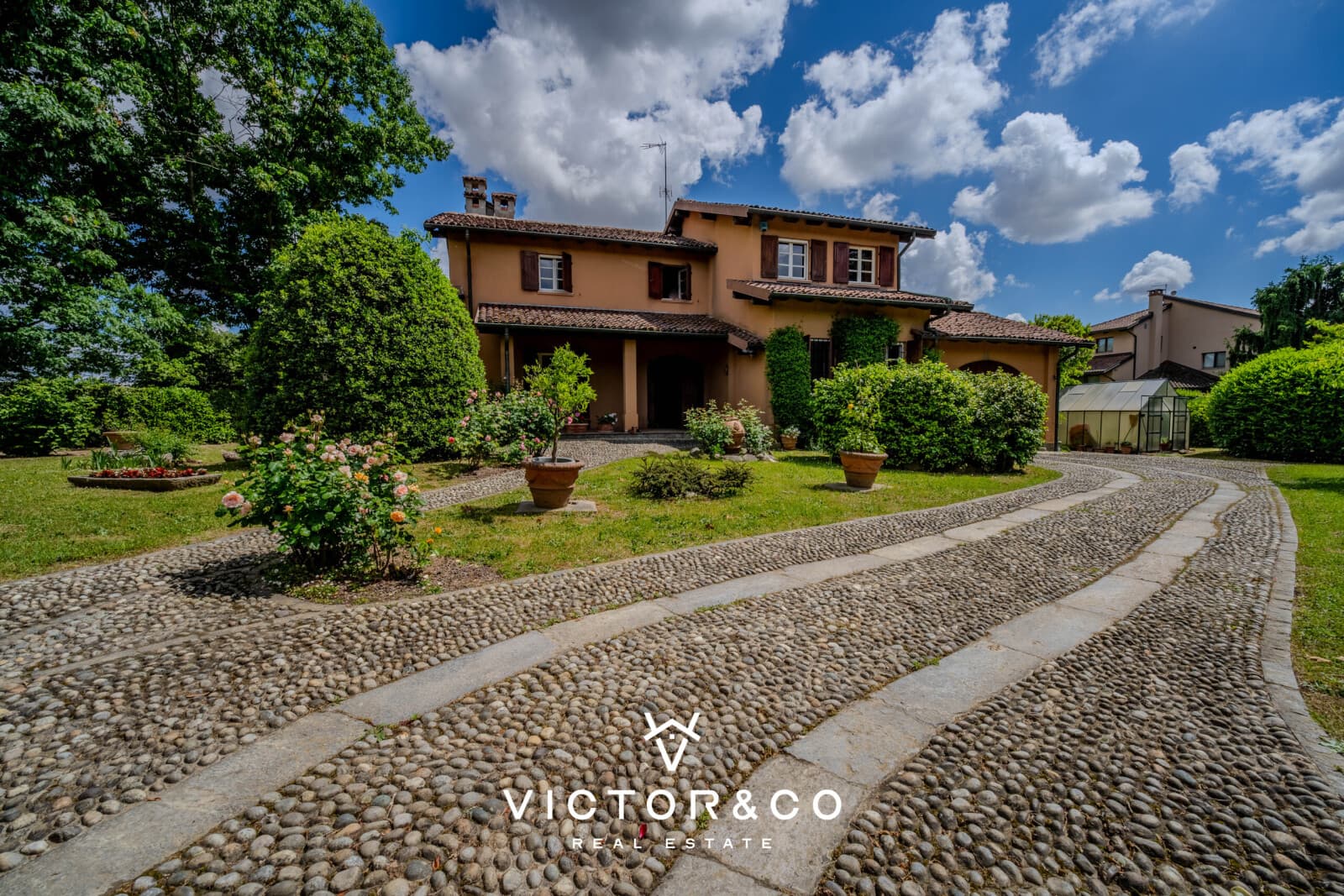 Viale d'ingresso villa, Novara